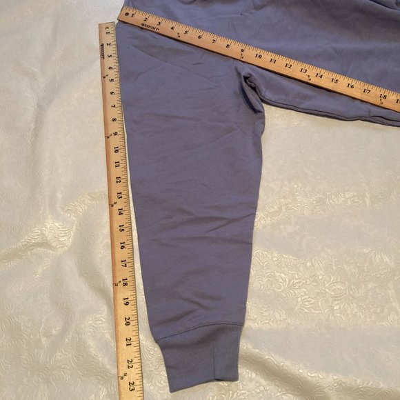 Sweatshirt - Picture 11 of 12